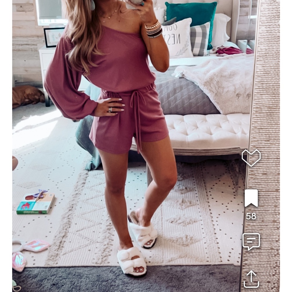 Vestique One Shoulder Pink Dress